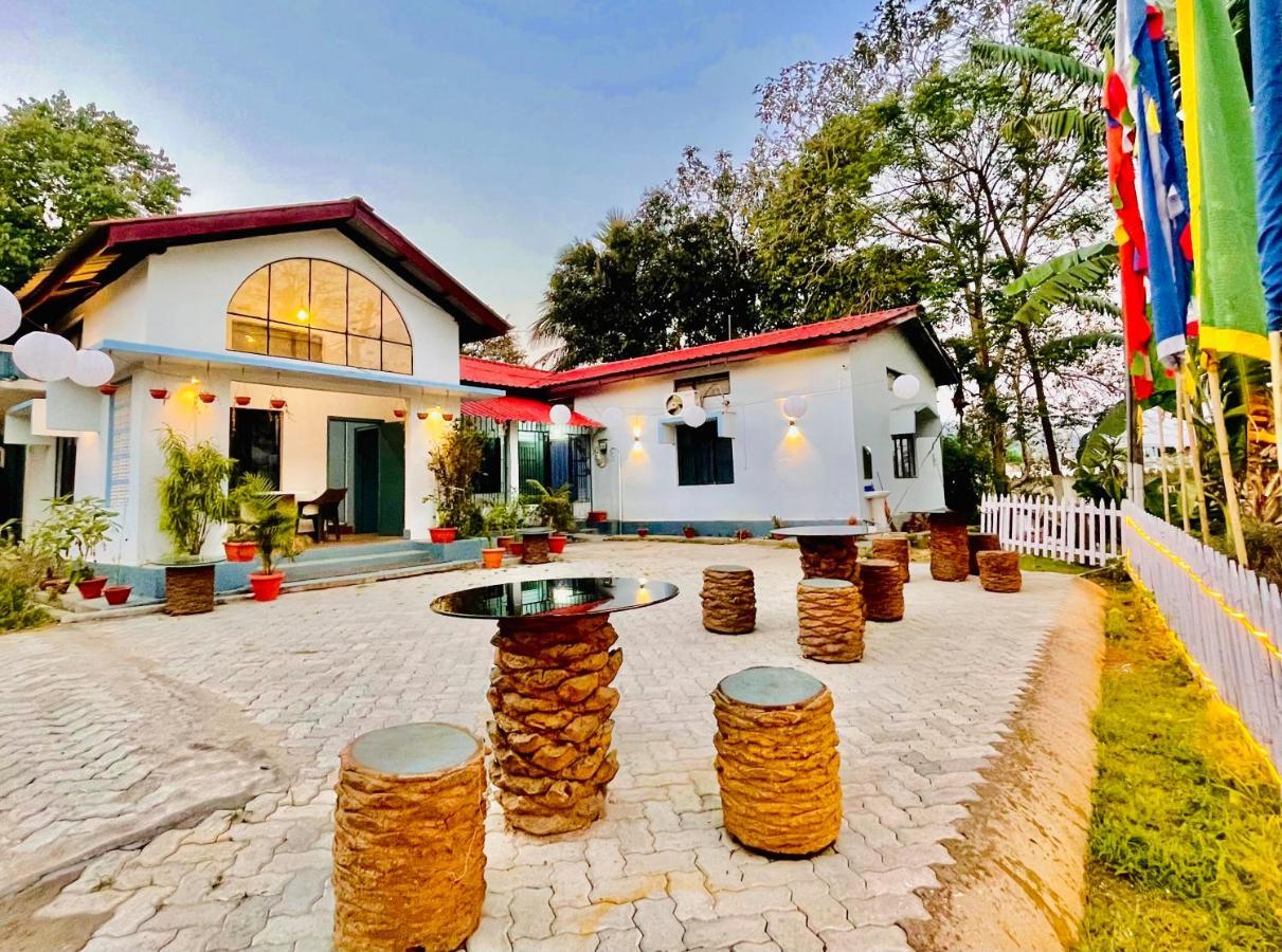 Urban Villa Guwahati Bagian luar foto